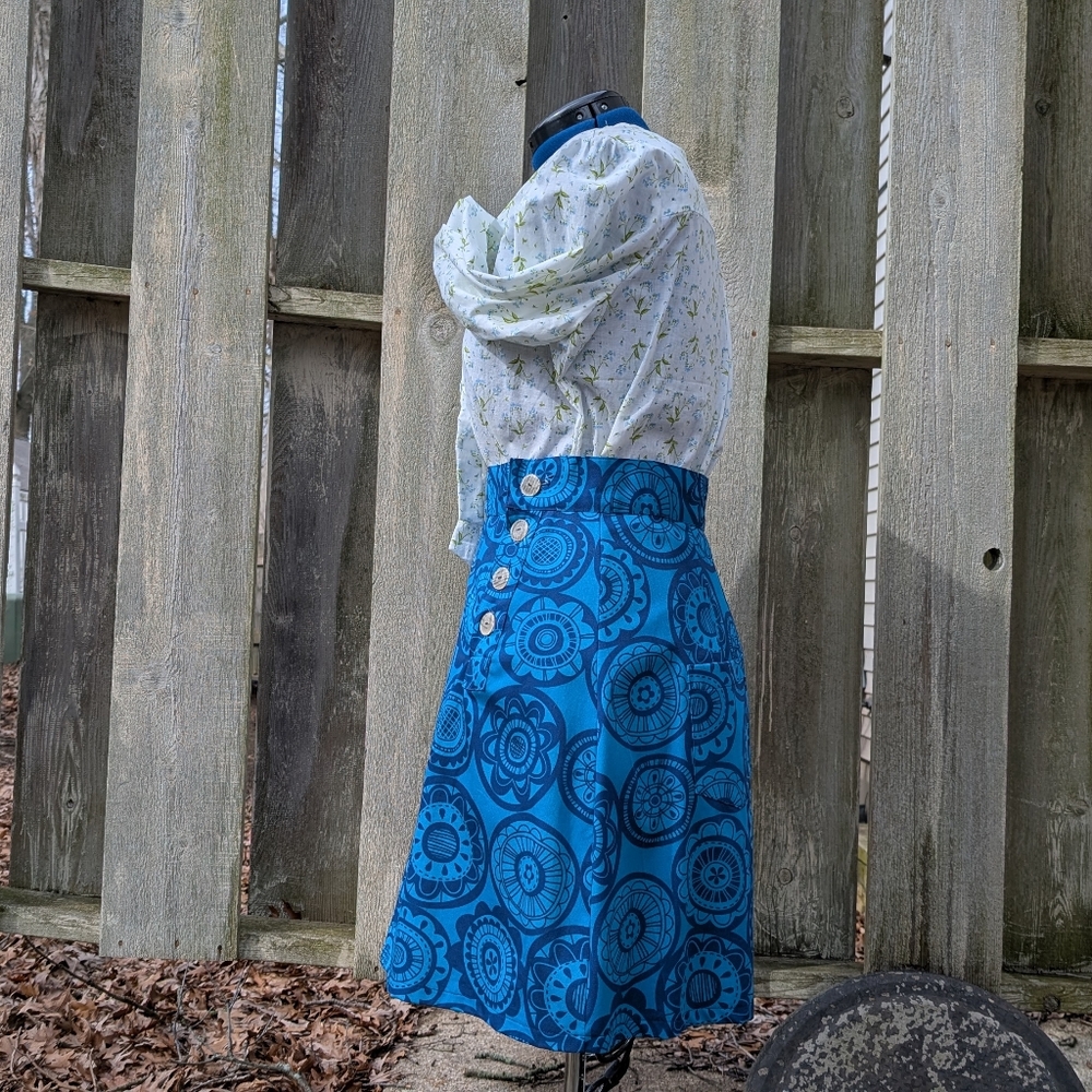 Buttoned Skirt with Pockets